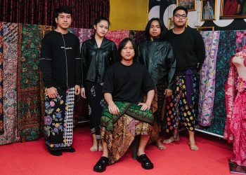 Revolusi pada Selembar Kain